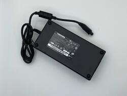Блок живлення для ноутбука Toshiba 180Вт 19В 9.5A 4 трапеция ADP-09T Orig